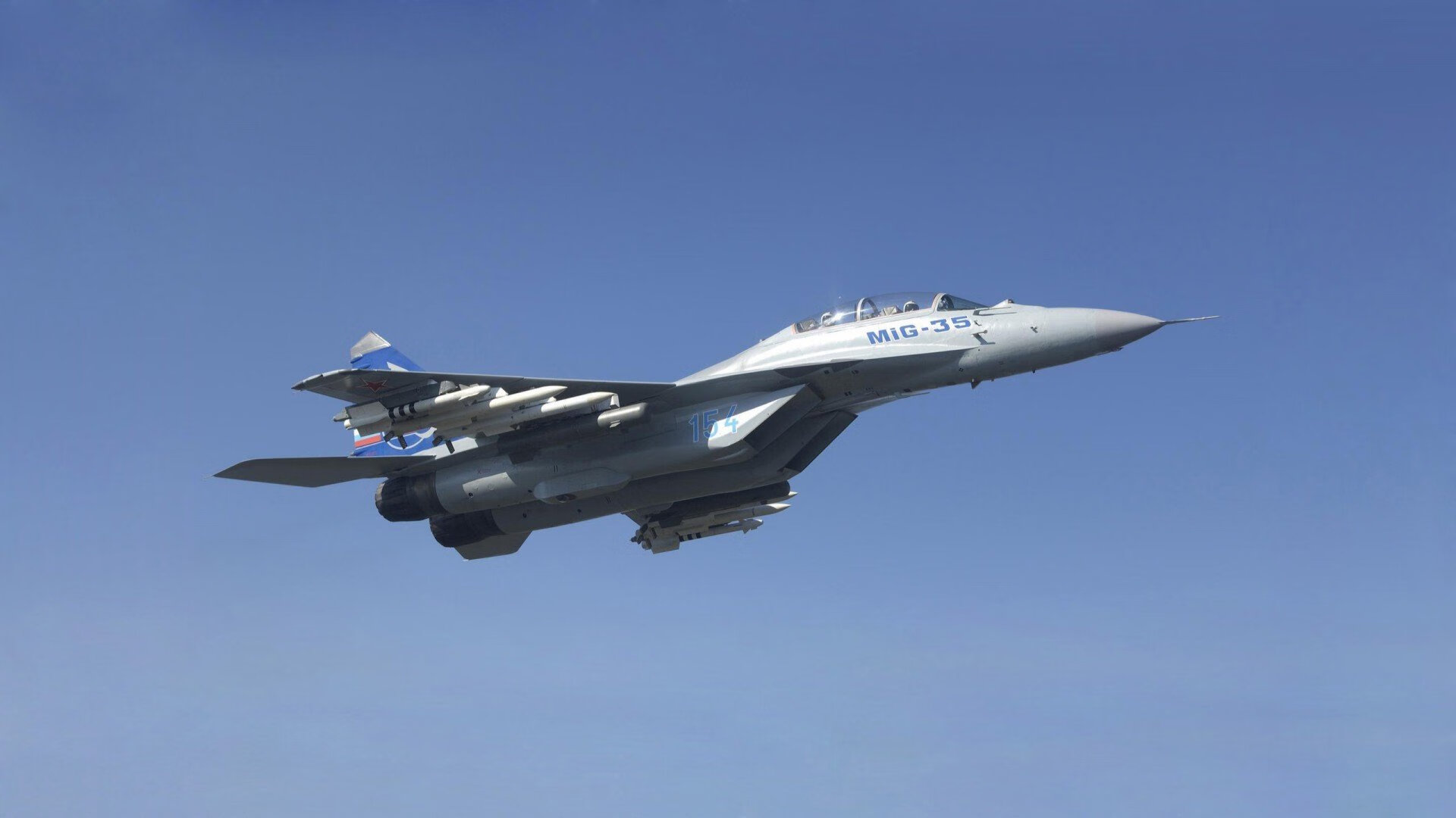 C罗身穿民族服饰亮相活动,c罗身穿民族服饰亮相活动视频