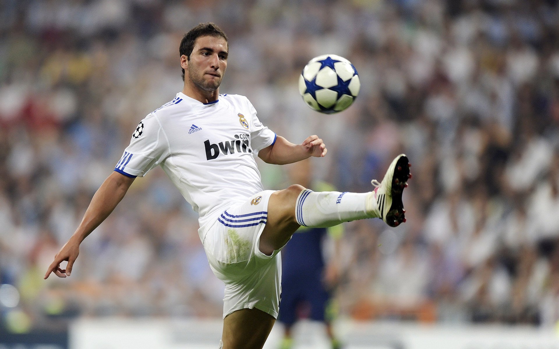 开云官方网站-法甲战役：蒙彼利埃平巴黎，积分榜仍挂零悬念，法甲蒙彼利埃对巴黎圣日耳曼