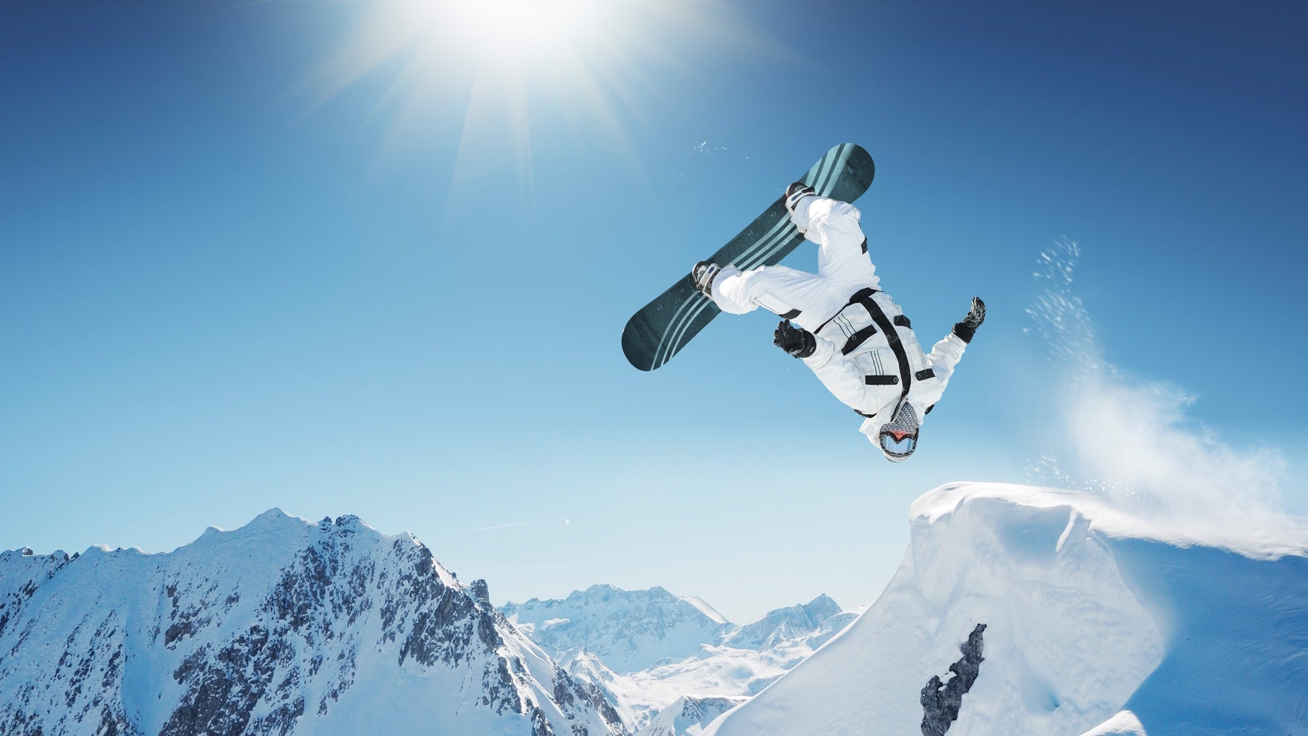 开云综合服务-英超焦点战，比分3-2，终场前绝杀，关键数据：控球率65%、射门次数15次